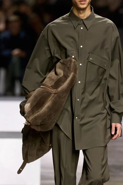 Look 57